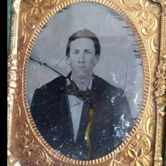 1800s Leather and Velvet Photos - Picture 3 of 9